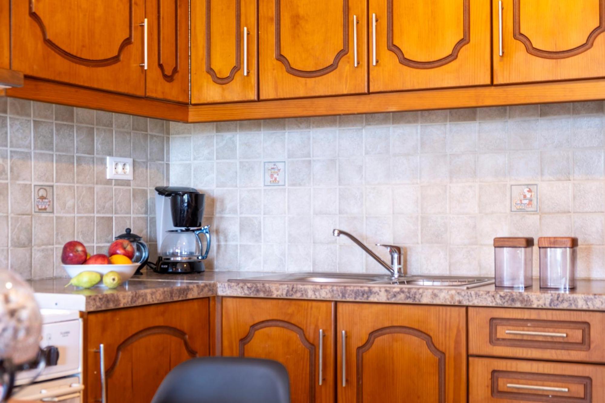 Theasea House Apartment อาโยส นิกีตัส ภายนอก รูปภาพ